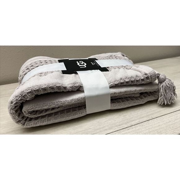 UGG CONRAD Shoreline Throw Blanket 50”x 70” Soft - Picture 4 of 7